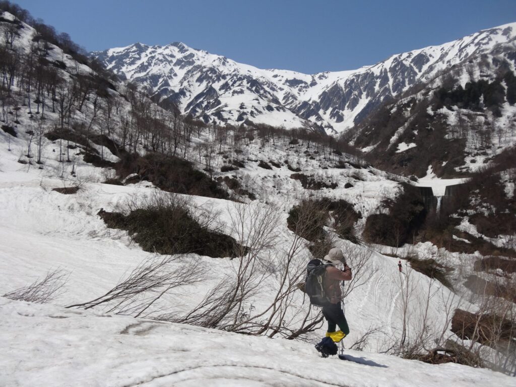 残雪ハイキング